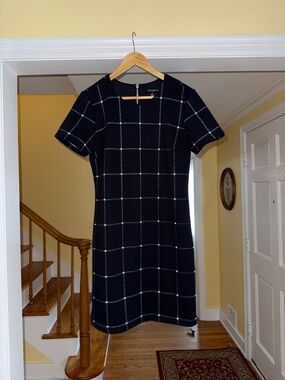 sharagano denim dress SHARAGANO Light Blue Denim short sleeve knee length stretchy dress belt 12